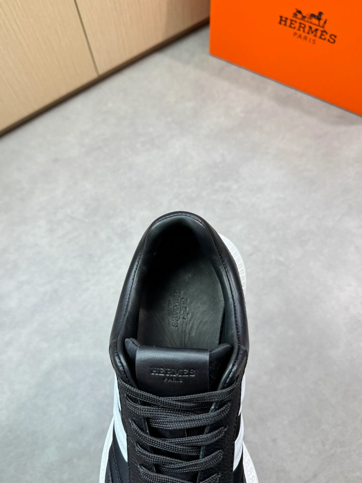 [HERMES] Hermès men's shoes 💰520💰 - high-end quality original items 🔍🔍🔍 casual sports shoes - upper: 🔝 pebbled calfskin, brand high mercerized canvas, body sewn with brand ´H´ totem, tongue brand logo cloth label - lining: water-dyed cowhide -Outsole: Ultra-light T men's shoes 💰U foam·rubber; two-color molded outsole -Ultra-high quality control·Fine workmanship: highlighted (high-end·luxury·grade) -Size: 39-44 (38, 45, can be customized)